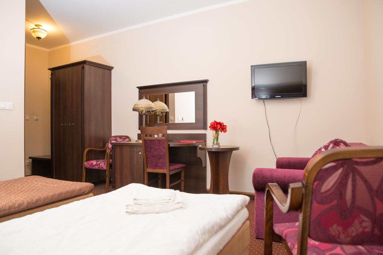 Aparthotel Zajazd U Beaty I Violetty Kawice Exterior foto