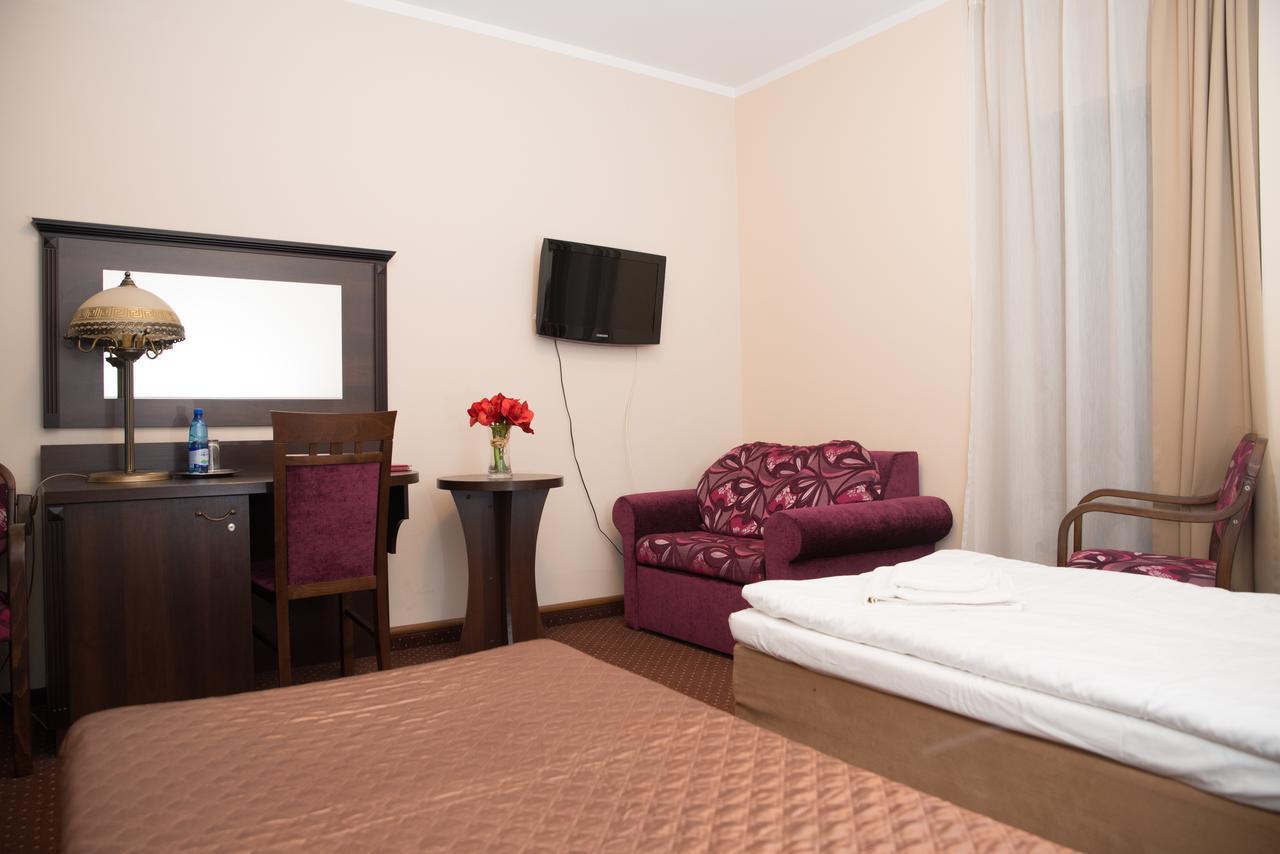 Aparthotel Zajazd U Beaty I Violetty Kawice Exterior foto